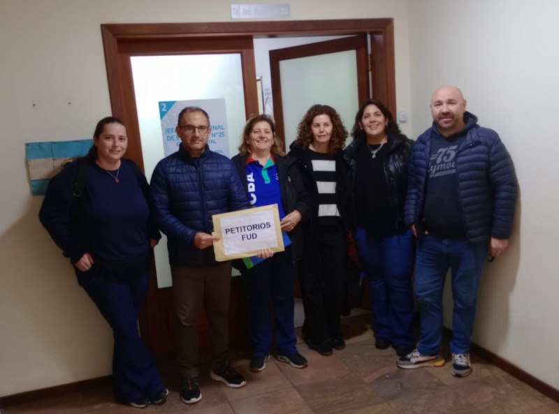 Violencia escolar: los sindicatos entregaron nota con 500 firmas